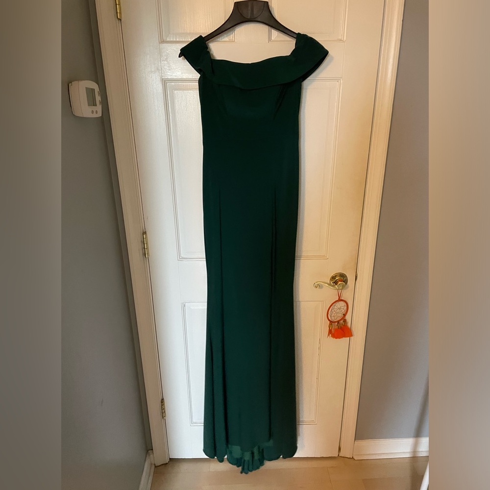 Emerald green Faviana Prom dress